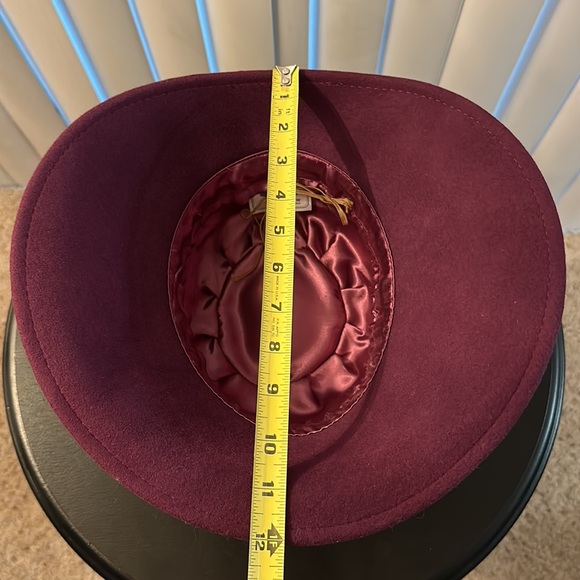 Ducks In A Row Purple Wool Hat - Picture 4 of 9